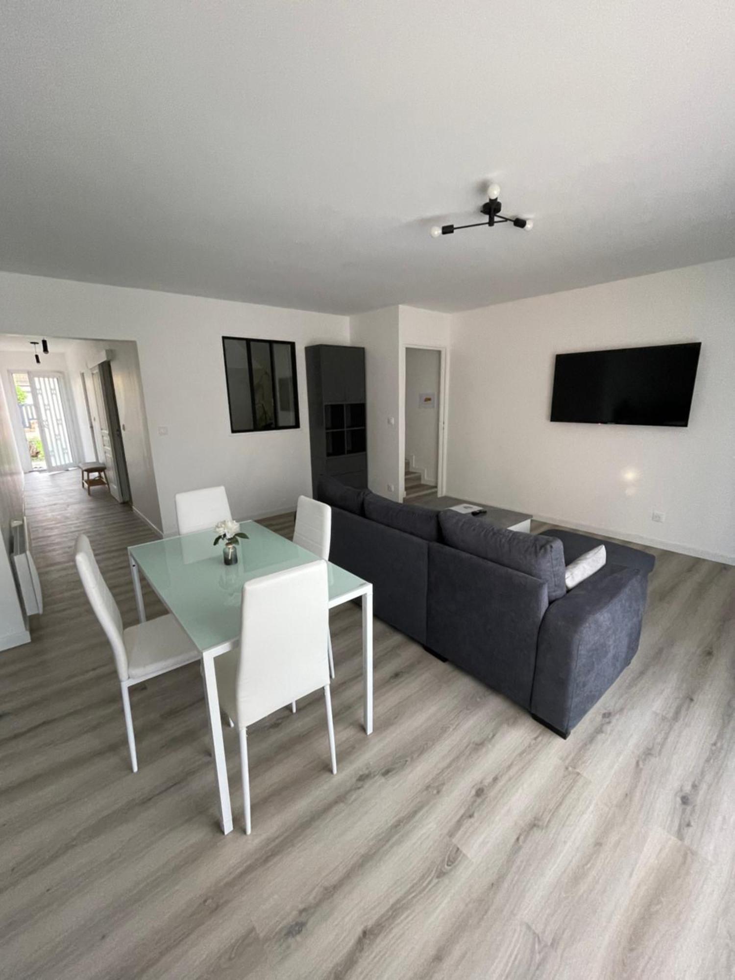 Maison Detente De 100 M2 Uniquement Couple-Famille-Travailleurs วิลล์ปาริซีส์ ภายนอก รูปภาพ
